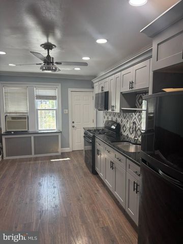318 CHERRY ST, Camden, NJ 08103