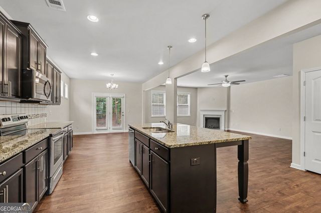 5118 Amberland Square, Atlanta, GA 30349