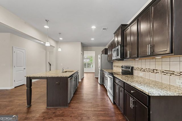 5118 Amberland Square, Atlanta, GA 30349