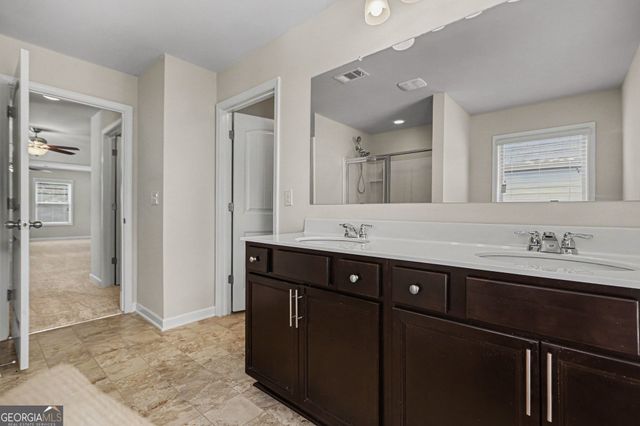 5118 Amberland Square, Atlanta, GA 30349