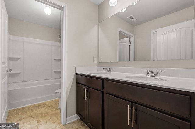 5118 Amberland Square, Atlanta, GA 30349