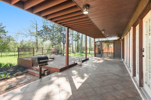 1134 Chestnut Ridge Road, Kingwood, TX 77339