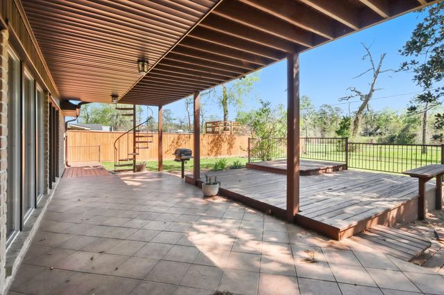 1134 Chestnut Ridge Road, Kingwood, TX 77339