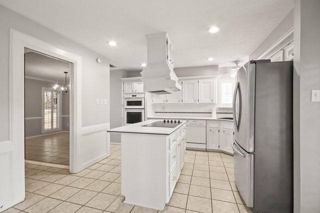 1134 Chestnut Ridge Road, Kingwood, TX 77339