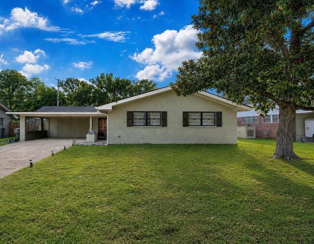 1751 Bayou Drive, Shreveport, LA 71105
