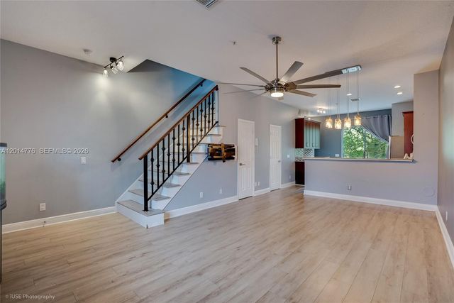2461 NE 14th St 2461, Pompano Beach, FL 33062