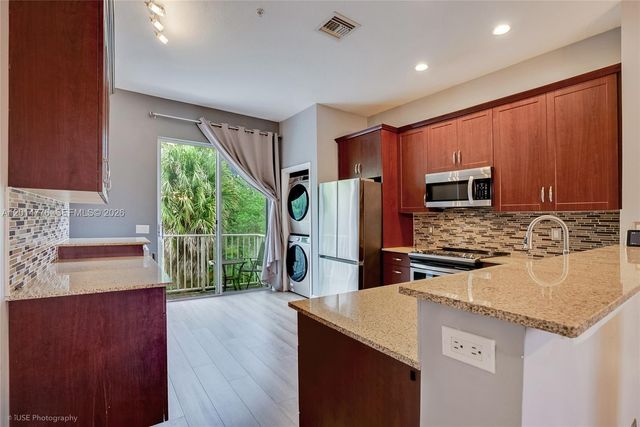 2461 NE 14th St 2461, Pompano Beach, FL 33062