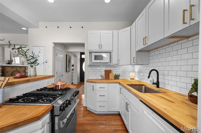 3401 Halliday Avenue, St Louis, MO 63118