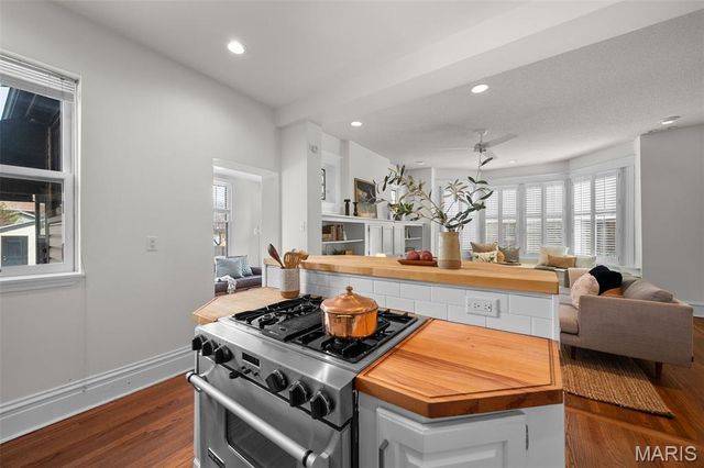 3401 Halliday Avenue, St Louis, MO 63118