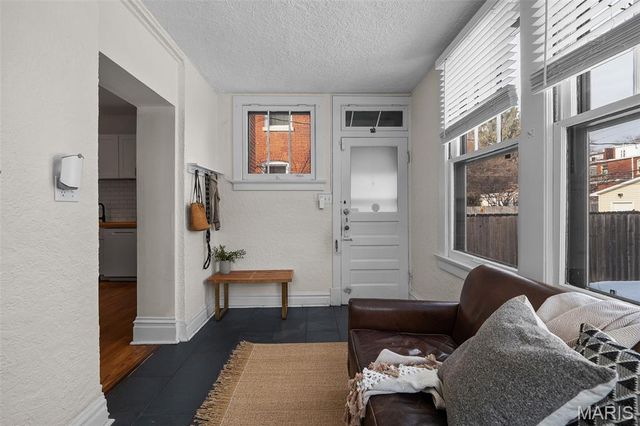 3401 Halliday Avenue, St Louis, MO 63118