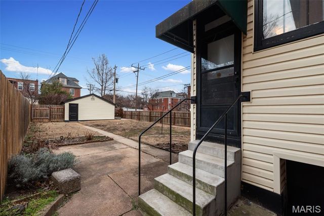 3401 Halliday Avenue, St Louis, MO 63118