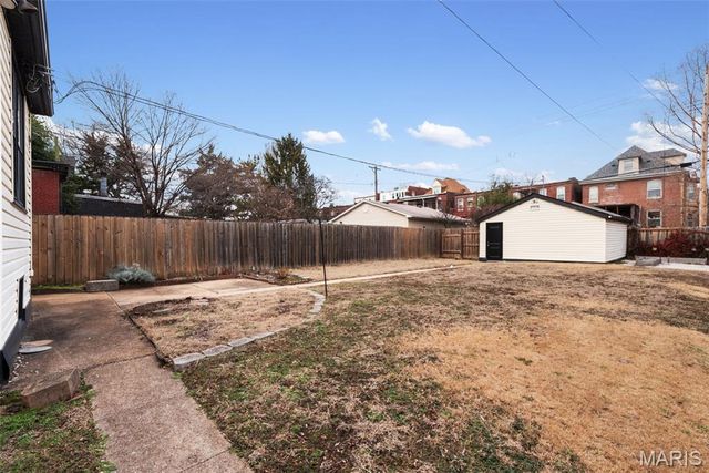 3401 Halliday Avenue, St Louis, MO 63118