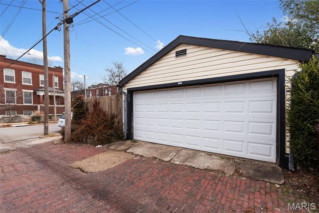 3401 Halliday Avenue, St Louis, MO 63118