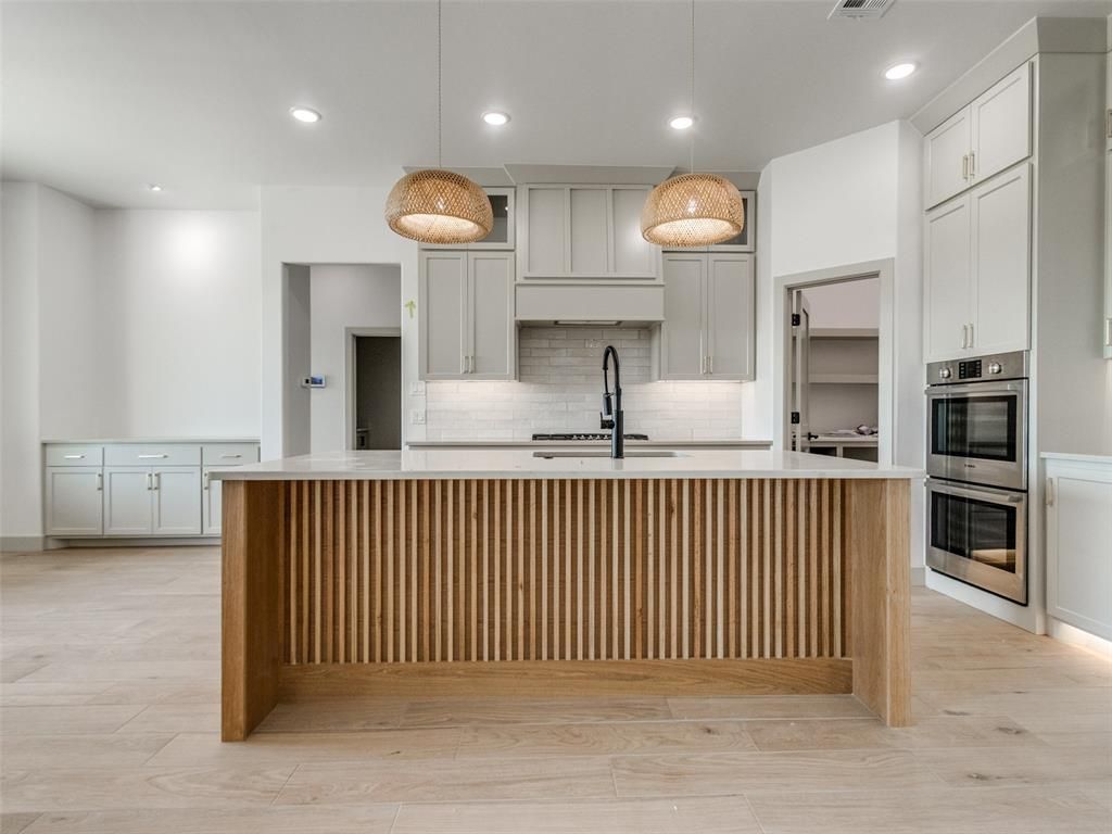 Image 3 of property listing at 1113 Jaden Boulevard, Tuttle, OK 73089