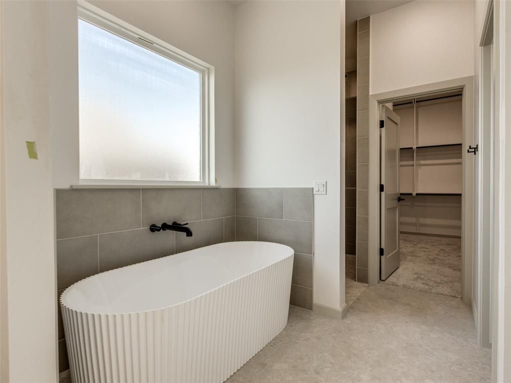 Image 7 of property listing at 1113 Jaden Boulevard, Tuttle, OK 73089