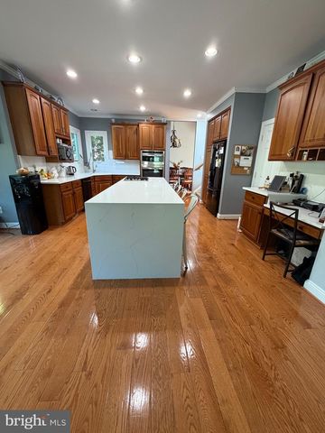 2650 COCKERILL FARM LN, Herndon, VA 20171