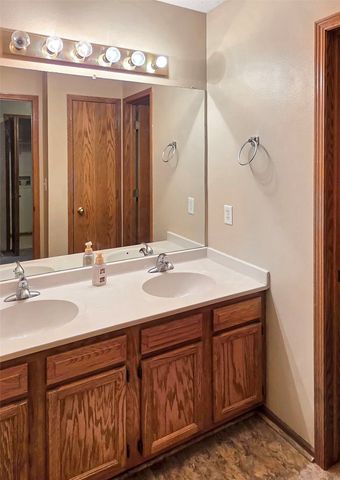 431 SE Woodbine Drive, Grimes, IA 50111