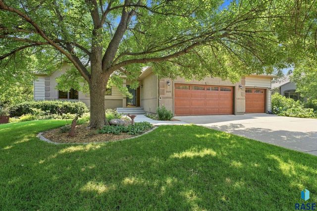 3509 E Braeburn Cir Circle, Sioux Falls, SD 57103