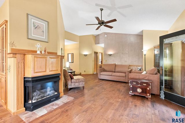3509 E Braeburn Cir Circle, Sioux Falls, SD 57103