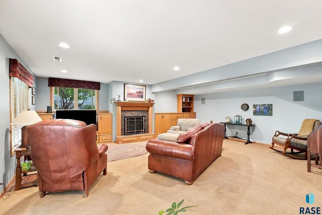 3509 E Braeburn Cir Circle, Sioux Falls, SD 57103