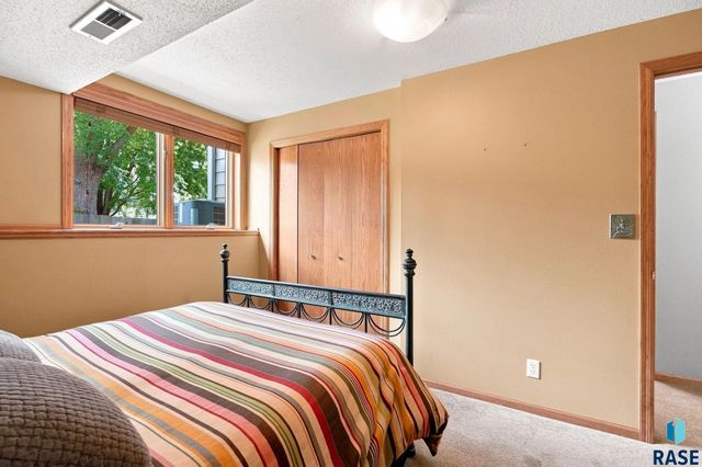 3509 E Braeburn Cir Circle, Sioux Falls, SD 57103