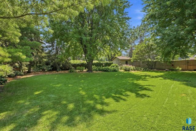 3509 E Braeburn Cir Circle, Sioux Falls, SD 57103