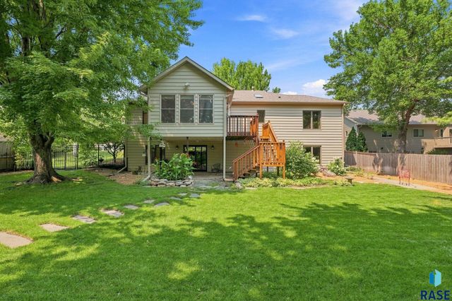 3509 E Braeburn Cir Circle, Sioux Falls, SD 57103