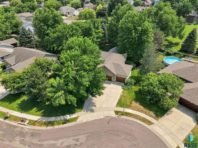 3509 E Braeburn Cir Circle, Sioux Falls, SD 57103