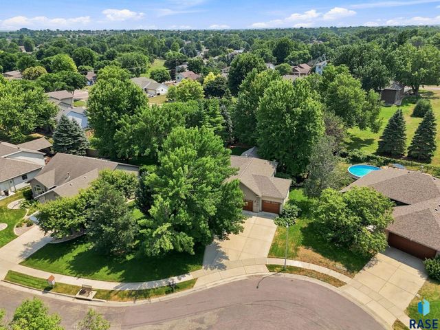 3509 E Braeburn Cir Circle, Sioux Falls, SD 57103