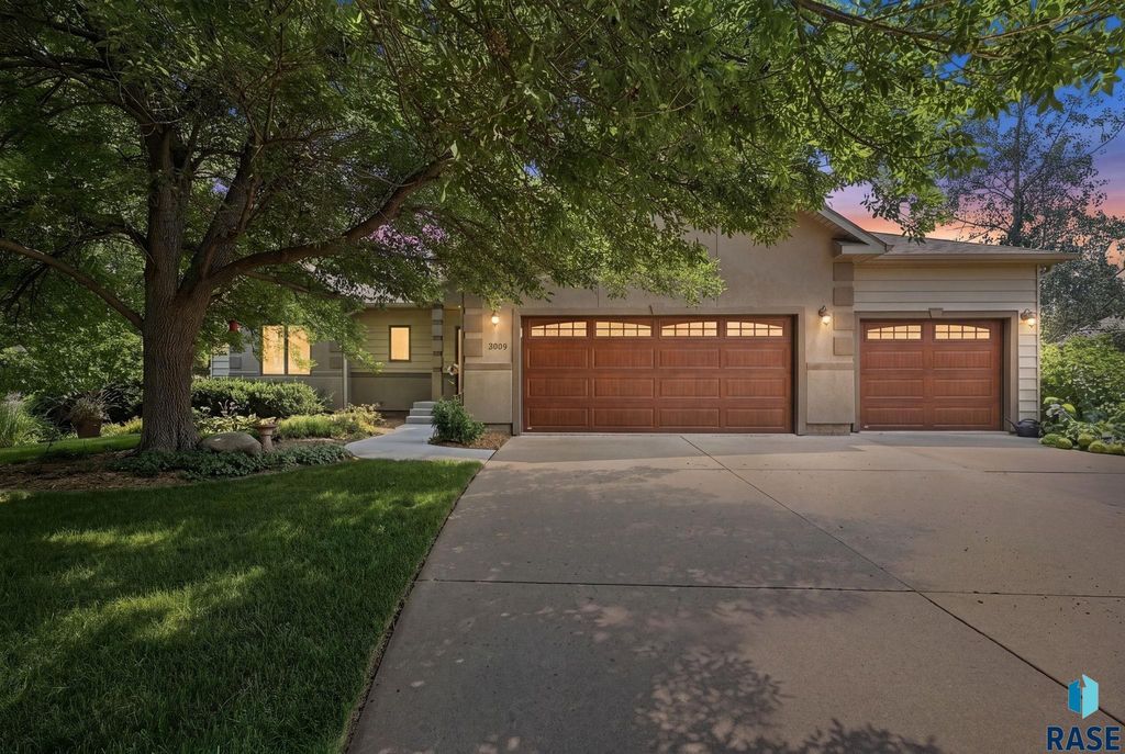 3509 E Braeburn Cir Circle, Sioux Falls, SD 57103