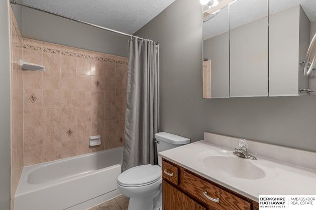 14007 Rose Lane Road, Omaha, NE 68138