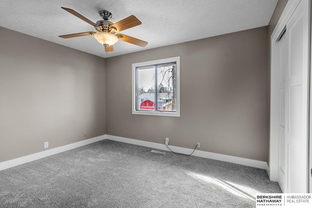 14007 Rose Lane Road, Omaha, NE 68138