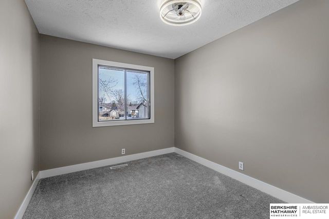 14007 Rose Lane Road, Omaha, NE 68138