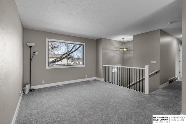 14007 Rose Lane Road, Omaha, NE 68138