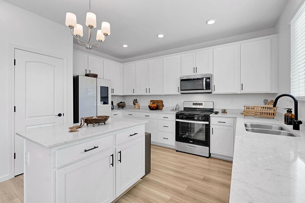 Image 19 of property listing at 534 Laurel Crest Avenue, Madera, CA 93636
