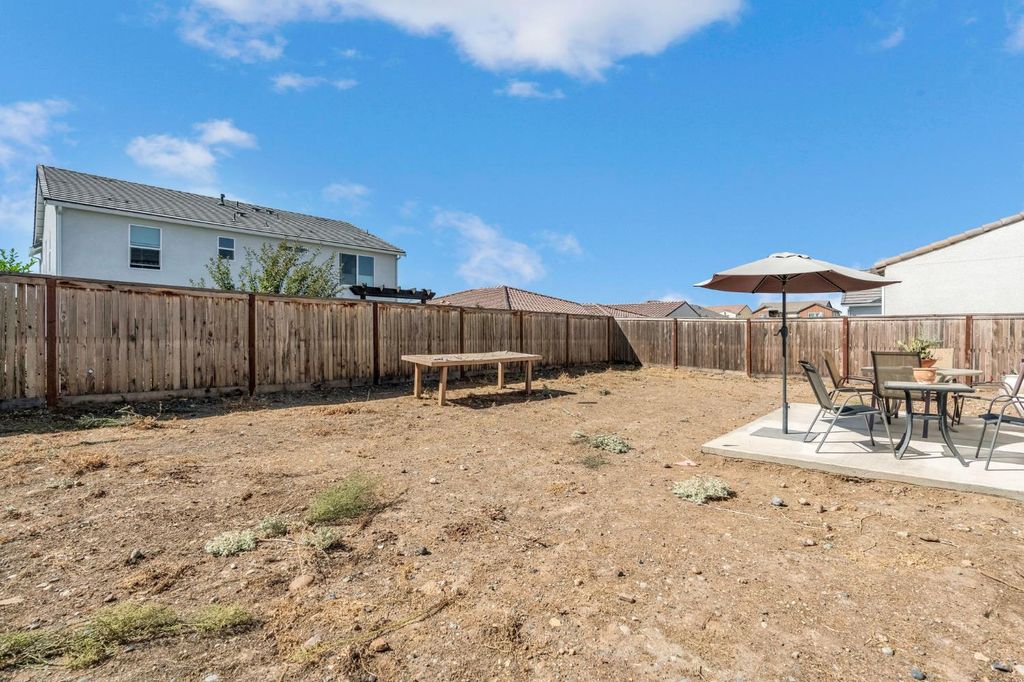 Image 42 of property listing at 534 Laurel Crest Avenue, Madera, CA 93636