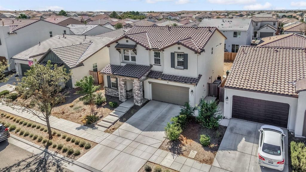 Image 43 of property listing at 534 Laurel Crest Avenue, Madera, CA 93636