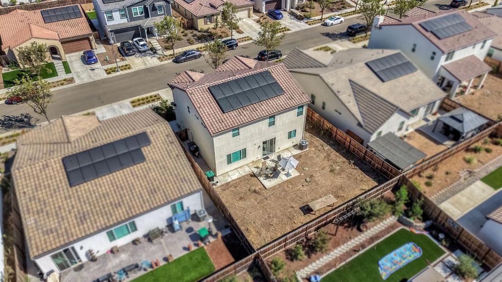 Image 45 of property listing at 534 Laurel Crest Avenue, Madera, CA 93636