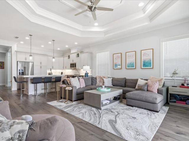 6827 Saona CT, Naples, FL 34113