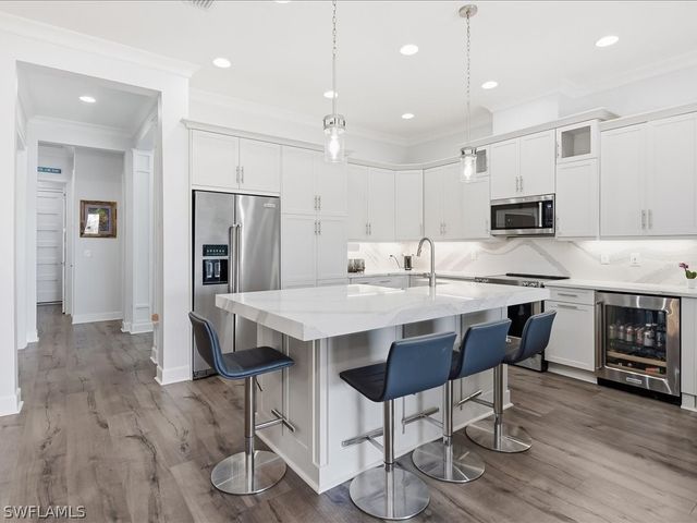 6827 Saona CT, Naples, FL 34113