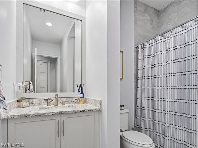 6827 Saona CT, Naples, FL 34113