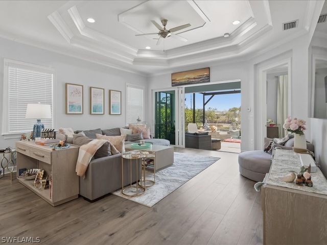 6827 Saona CT, Naples, FL 34113