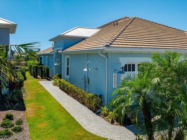 6827 Saona CT, Naples, FL 34113