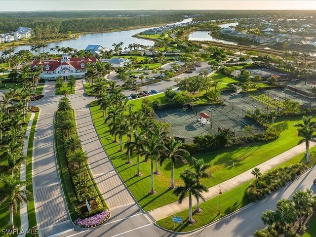 6827 Saona CT, Naples, FL 34113