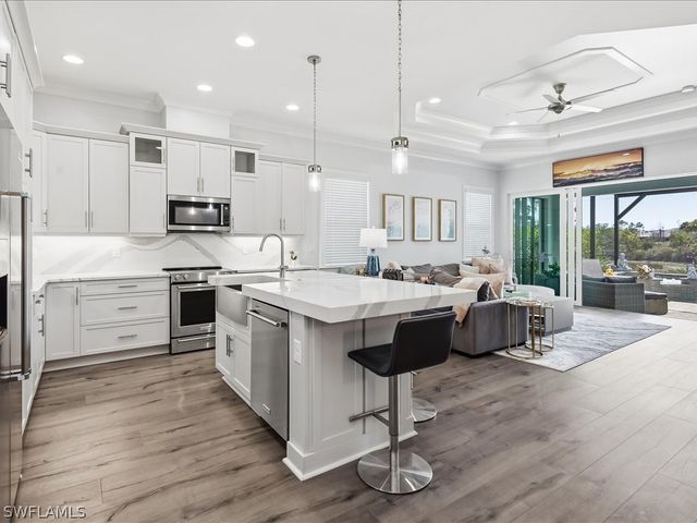 6827 Saona CT, Naples, FL 34113