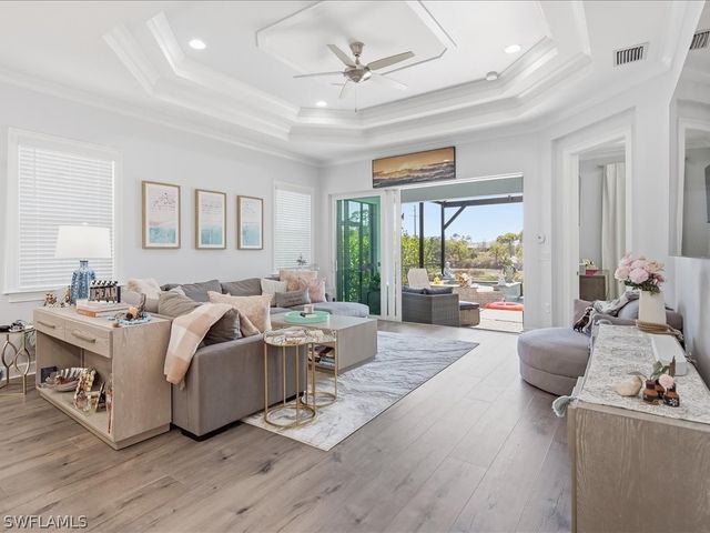 6827 Saona CT, Naples, FL 34113