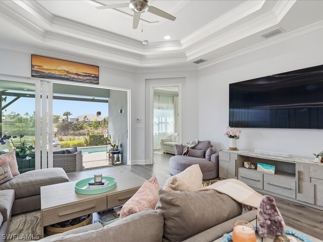 6827 Saona CT, Naples, FL 34113