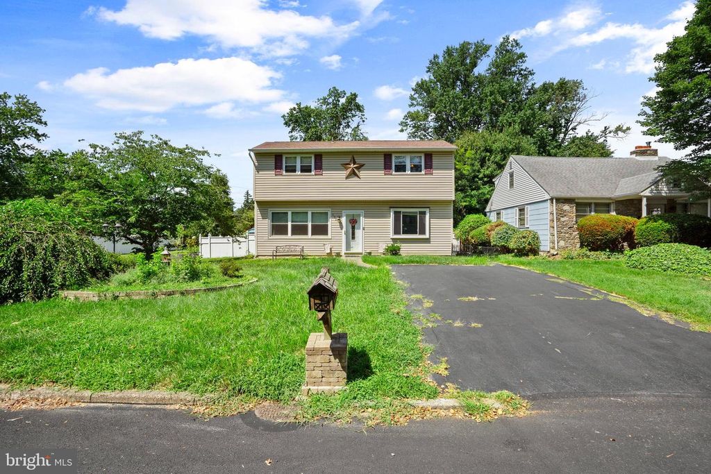 592 CLAYMONT AVE, Langhorne, PA 19047