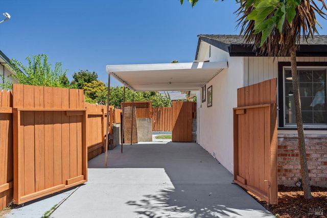 2117 Elliott Dr, American Canyon, CA 94503