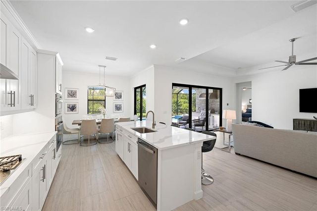 3130 Heather Glen CT, Naples, FL 34114
